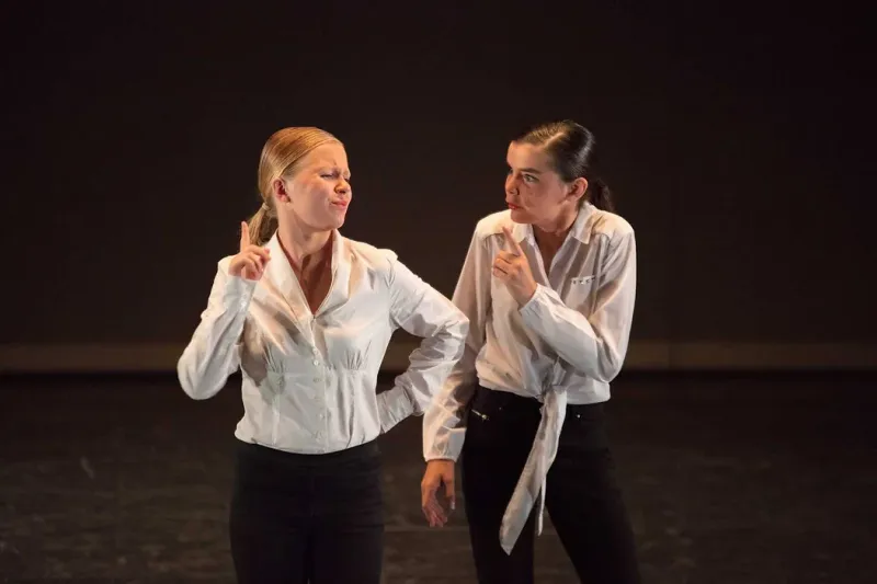 Cours de théâtre collectifs